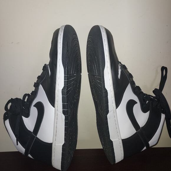 Nike Men's Dunk Hi Retro Sneakers 12.5M Lace Up Basketball Athletic Black White - Picture 8 of 16